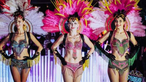 藝術(shù)市集展覽活動(dòng)用12輛超IN藝術(shù)涂鴉旅行車就刷爆了整個(gè)朋友圈