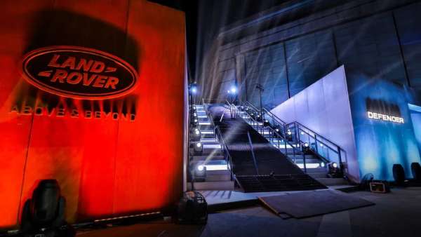 “硬漢”發(fā)布會(huì)活動(dòng)策劃了一個(gè)巨大的盒子和斜坡，太狂野了