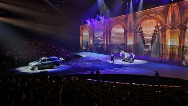 吉利豪越上市發(fā)布會活動策劃了一場大型魔幻劇，實(shí)力技術(shù)擔(dān)當(dāng)