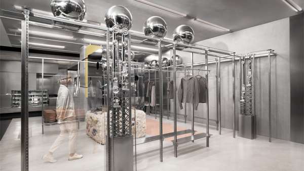 PEU à PEU美陳展覽活動(dòng)的靈感來(lái)自運(yùn)動(dòng)上的相互作用力，好看又好玩