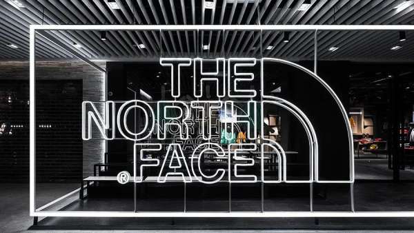 北面快閃店展覽活動設(shè)在滑雪度假村，提供夏冬兩季探索體驗