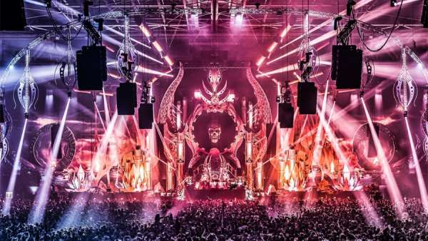 硬派電音盛會(huì)活動(dòng)策劃的“陰影的交響樂(lè)”舞美設(shè)計(jì)震撼了！