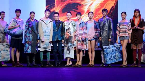 75個香港本地時裝設計單位在潮流藝術展覽活動上自由“起舞”