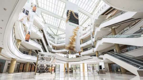 Bottega Veneta早秋發(fā)布會(huì)暨快閃展覽活動(dòng)反其道而行之，隱身了