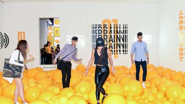 Adidas跑鞋快閃互動活動策劃的區(qū)域和游戲更像在游樂場玩耍