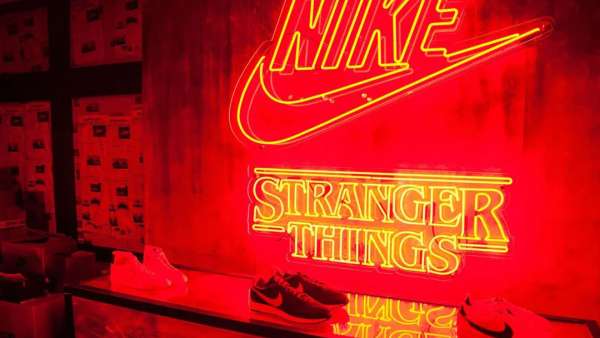 NIKE與STRANGER THINGS聯(lián)名快閃活動策劃的“炸毀”元素夠燃