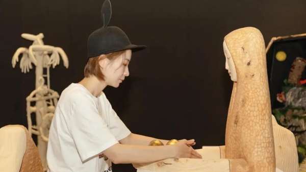 西單商業(yè)與藝術結合的乘風破浪畢業(yè)生藝術展覽活動情感底色倍增