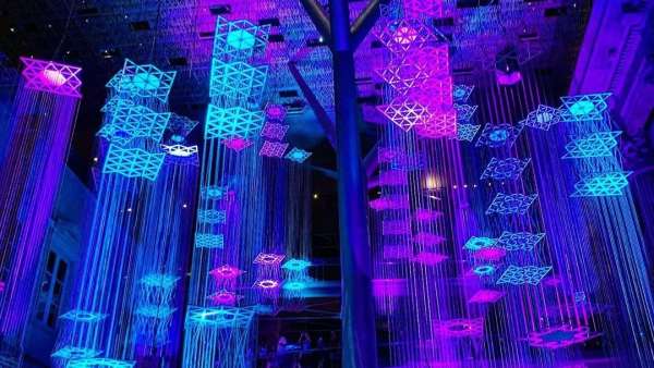 浮城的互動(dòng)展覽活動(dòng)裝置太夢(mèng)幻了，搭配音樂更像一場表演