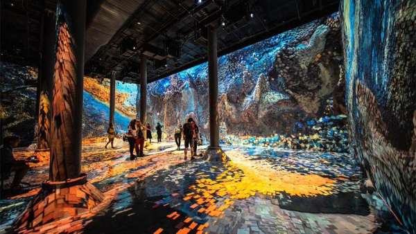 2020潘通年度藝術(shù)展覽活動安排在了美國第一個增強現(xiàn)實酒吧