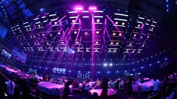 818全球汽車夜盛典活動策劃的舞美設(shè)計(jì)感官體驗(yàn)太神了！