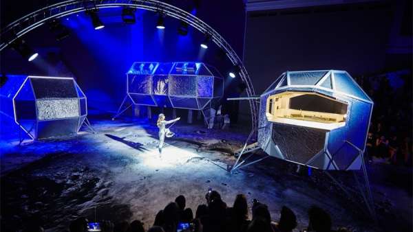 登月主題的服裝發(fā)布會(huì)活動(dòng)策劃更有意境更酷