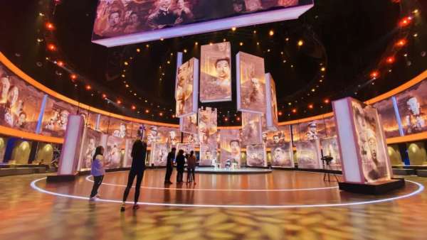 「海報里的英雄」節(jié)目活動策劃的舞美簡直就是藝術的存在，贊