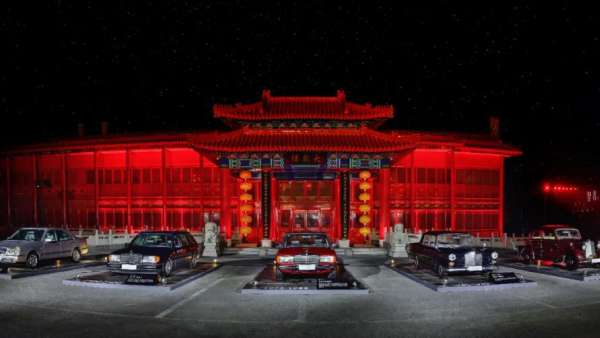 奔馳新一代E級(jí)發(fā)布會(huì)活動(dòng)策劃了一場(chǎng)北京大戲樓里的經(jīng)典劇目