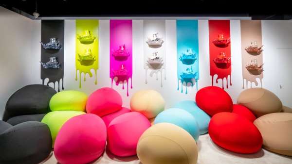 UGG?策劃了一場(chǎng)跳脫色彩的「縱“茸”空間」快閃店活動(dòng)，太舒適了