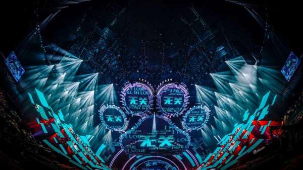 百度好奇夜活動(dòng)策劃有了舞美設(shè)計(jì)加持,好奇體驗(yàn)感更足了