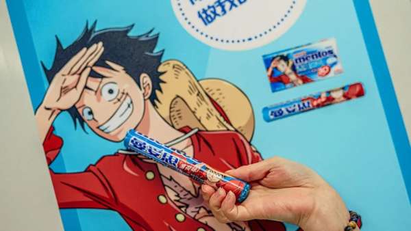 曼妥思攜手草帽團(tuán)辦起了地鐵式的主題IP活動(dòng)，策劃的海盜船愛(ài)了