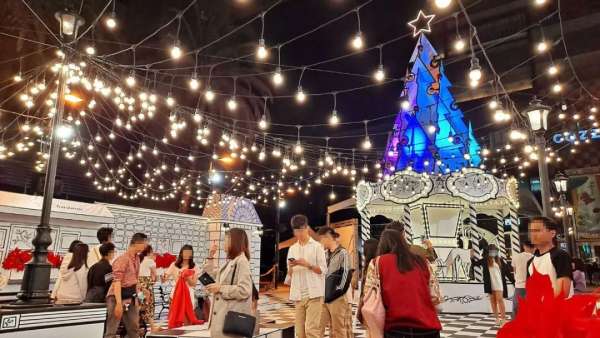 臺(tái)灣新光新天地2D超現(xiàn)實(shí)耶誕活動(dòng)策劃的美陳設(shè)計(jì)秒變網(wǎng)紅打卡圣地