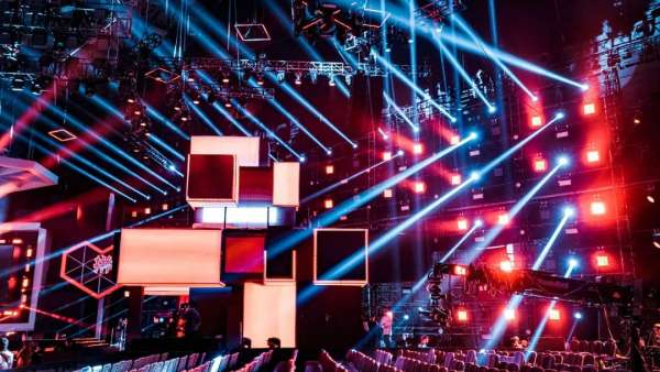 湖南衛(wèi)視「拼多多11.11超拼夜」活動策劃的360°全景舞臺亮了！