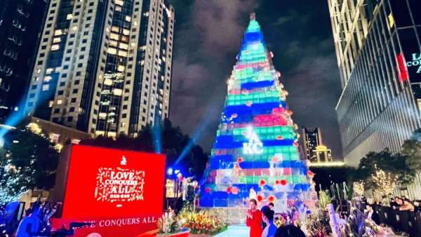 “ 嘉無(wú)邊·愛無(wú)界”，嘉里中心圣誕亮燈活動(dòng)策劃著實(shí)幻彩