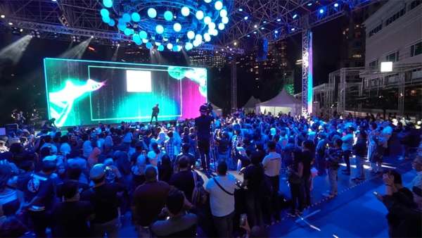 馬來西亞國油科學(xué)節(jié)活動策劃特邀的擬人機器人給活動潤色不少