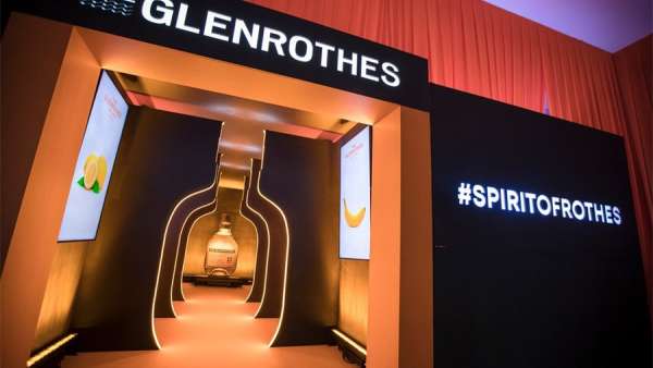 格蘭羅塞斯威士忌發(fā)布會(huì)活動(dòng)策劃的這個(gè)復(fù)古霓虹燈主題獲贊無數(shù)