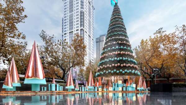 Tiffany圣誕樹正式亮燈，藍(lán)色禮盒解鎖圣誕活動策劃贏驚喜