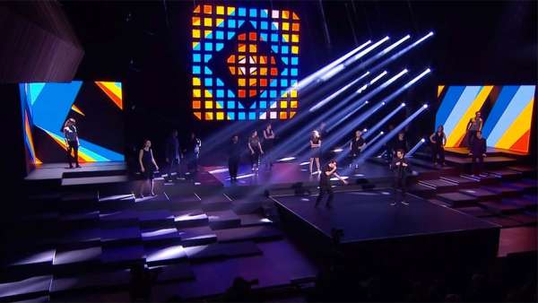 電信運(yùn)營(yíng)商的這場(chǎng)年度活動(dòng)策劃了現(xiàn)實(shí)與虛擬的多章節(jié)節(jié)目，夠酷