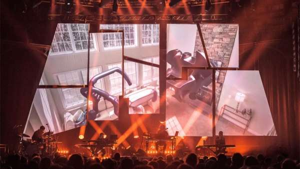 Oneohtrix Point Never音樂會活動策劃的舞美太帶勁，辨識度強(qiáng)