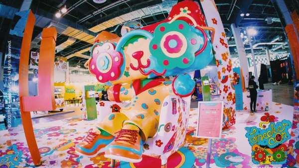 搶盡風頭的「天貓萬潮迎新節(jié)」潮流活動策劃的「萬潮任性展」太炫了