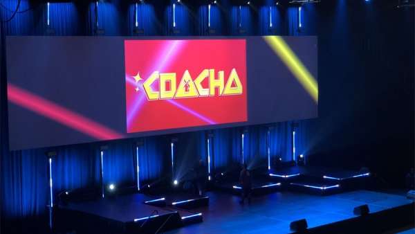 美國最大的私人得來速咖啡年度員工活動策劃的大風(fēng)車吸睛率很高