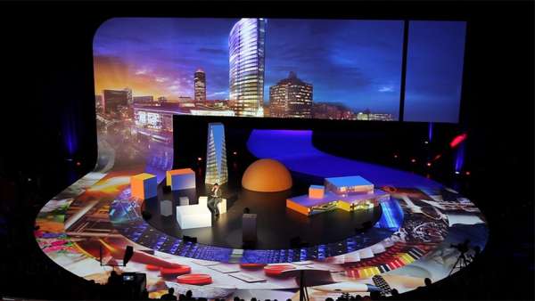 采用視頻映射技術(shù)的EDF商業(yè)活動(dòng)策劃現(xiàn)場(chǎng)仿佛被「魔法」所震撼