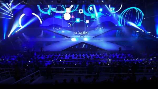 vivo發(fā)布會(huì)活動(dòng)策劃在虛擬和現(xiàn)實(shí)的十字路口創(chuàng)造了兩個(gè)場景表演