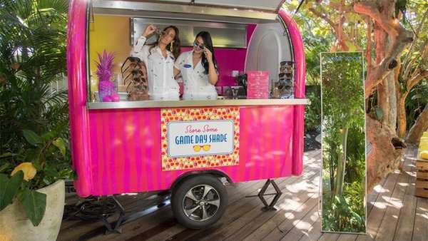 超級碗贊助商VISA的這場體驗(yàn)派對活動策劃的植物墻很有驚喜！