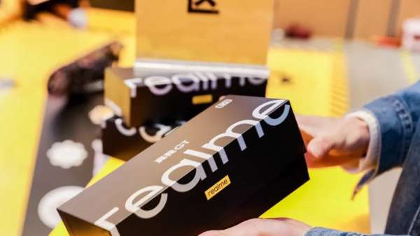 真我GT“全速戰(zhàn)神快閃店”活動(dòng)策劃融入街頭潮玩風(fēng)格，活力奔放