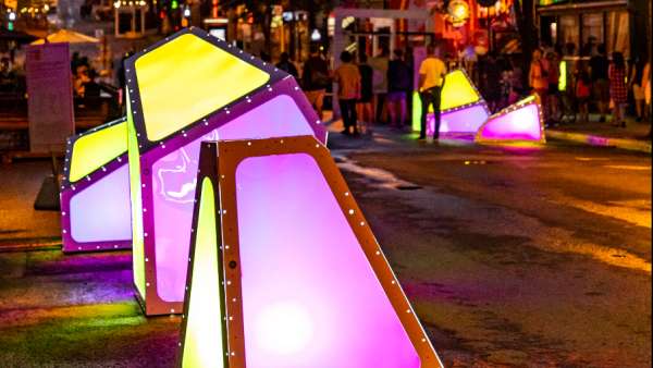 聲光變色互動(dòng)展示活動(dòng)策劃裝置夠神奇的，顏色像糖果色般美麗