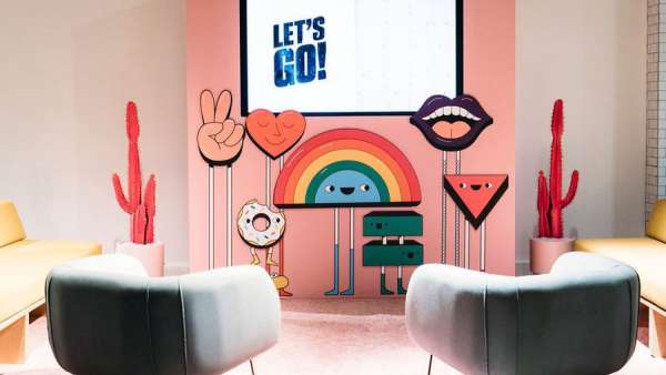 六周年慶典派對(duì)活動(dòng)策劃只用logo色就讓現(xiàn)場品牌化了