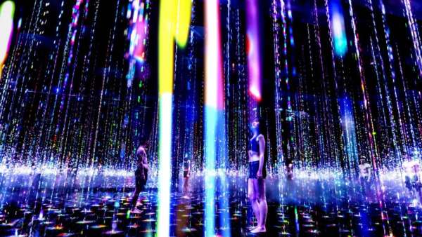 teamLab「三溫暖」光影藝術(shù)展覽活動策劃提供了沉浸式的身心靈體驗(yàn)