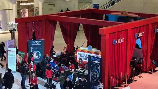 快閃式的“原子飛行劇院”體驗(yàn)活動(dòng)策劃燃爆了紐約肯尼迪國(guó)際機(jī)場(chǎng)