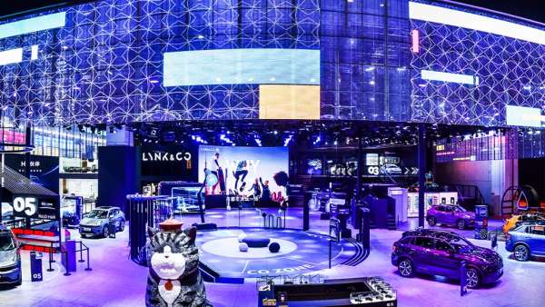 擅長搞事情的領(lǐng)克在上海車展活動策劃了未來游樂場，潮酷十足