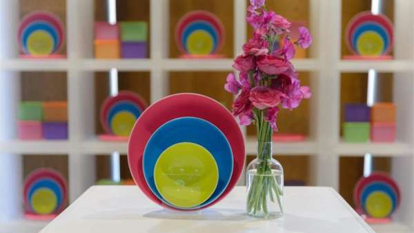 特百惠產(chǎn)品發(fā)布會(huì)活動(dòng)策劃功能分區(qū)超清晰，視覺效果也很清新