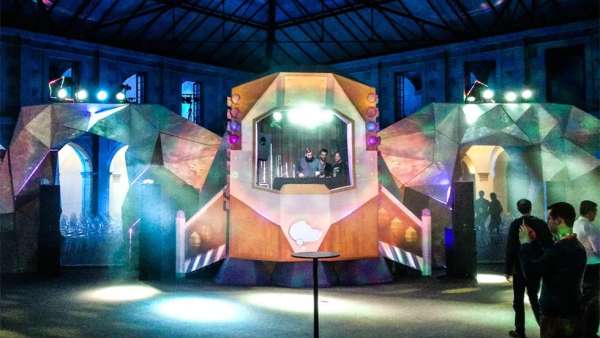 TFF峰會活動策劃現(xiàn)場竟變成富有創(chuàng)意的月球隕石坑，太精彩了