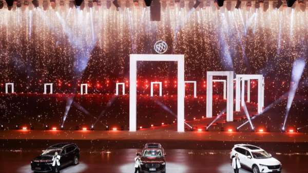 昂科威Plus發(fā)布會(huì)活動(dòng)策劃打造了「舞臺(tái)劇+視頻+舞臺(tái)」的全新模式