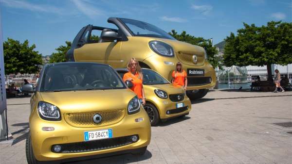 奔馳smart快閃式推廣活動策劃用兩年造出了5米高的龐然大物forfun3，霸氣