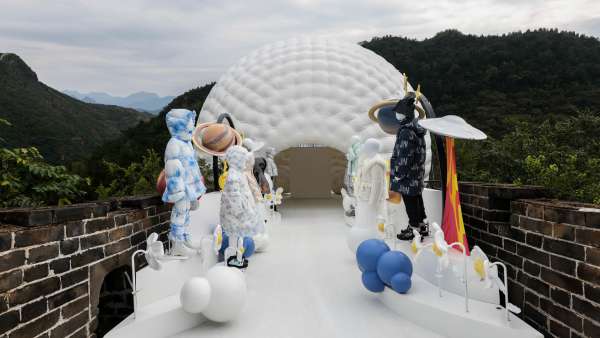 羽你相絨巴拉巴拉長城夢幻大秀活動策劃點(diǎn)亮了北京長城