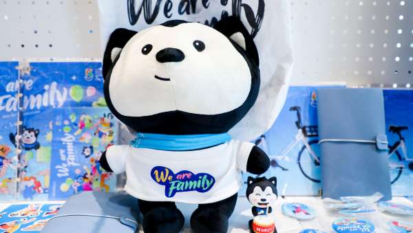 “We are family”哈嘍出行五周年慶典活動策劃盡顯童年游戲周邊