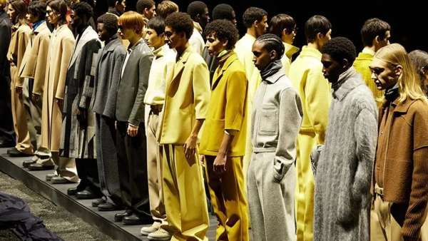 杰尼亞2023冬季時(shí)裝秀活動(dòng)策劃的黑箱和蒙太奇手法太炫酷了