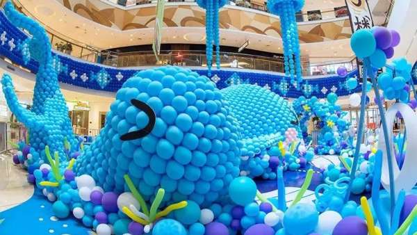 由數(shù)萬只氣球打造海洋氣球主題展覽活動(dòng)策劃“鯨奇之旅”太夢幻了