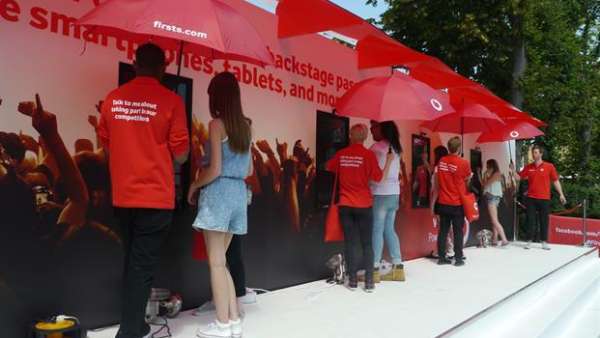 沃達(dá)豐的“第一次”的體驗(yàn)活動(dòng)好羞羞:夏日時(shí)光演唱會(huì)