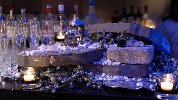 「去月球度假」的公司派對活動策劃現(xiàn)場別有一番月球的風味