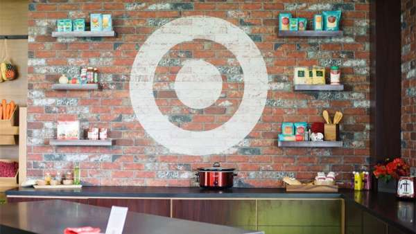 塔吉特百貨在芝加哥美食節(jié)活動(dòng)策劃了一個(gè)多食品區(qū)的廚房和酒吧